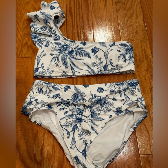 ANTONIO MELANI Other - EUC Antonio Melani bird/floral ruffle high waist bikini size L
